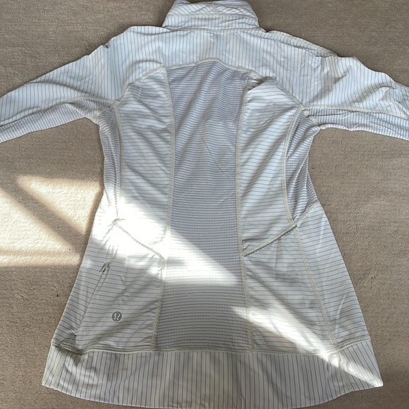 Lululemon lightweight quarter-zip - Picture 3 of 5